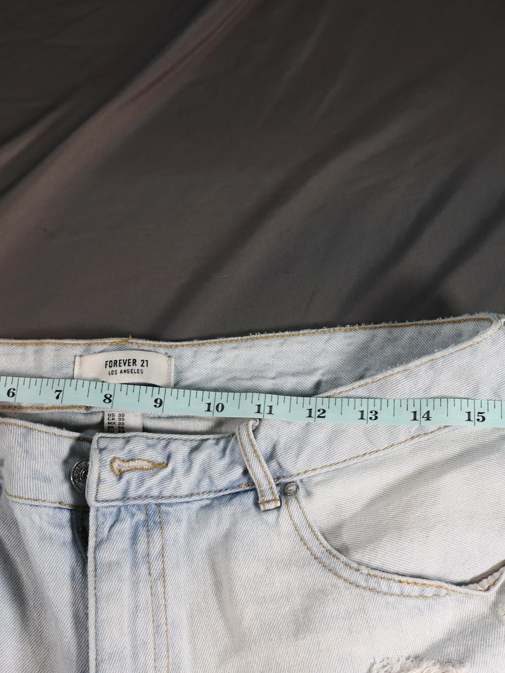 Forever 21 Distressed Denim Shorts –Size 30 #ZLPOGA